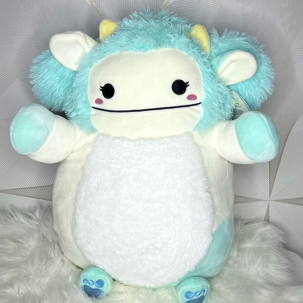 •SOLD• Custom Joelle x Belana the Bigfoot Cow Hugmee Squishmallow 18” NWT - Picture 1 of 3